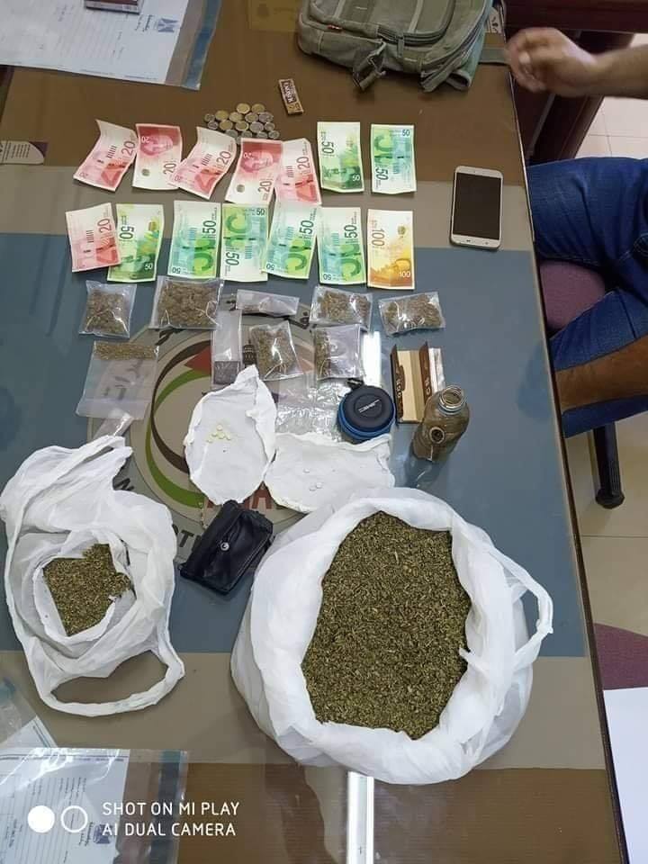 مكافحة مخدرات الخليل تداهم وكر لبيع المخدرات