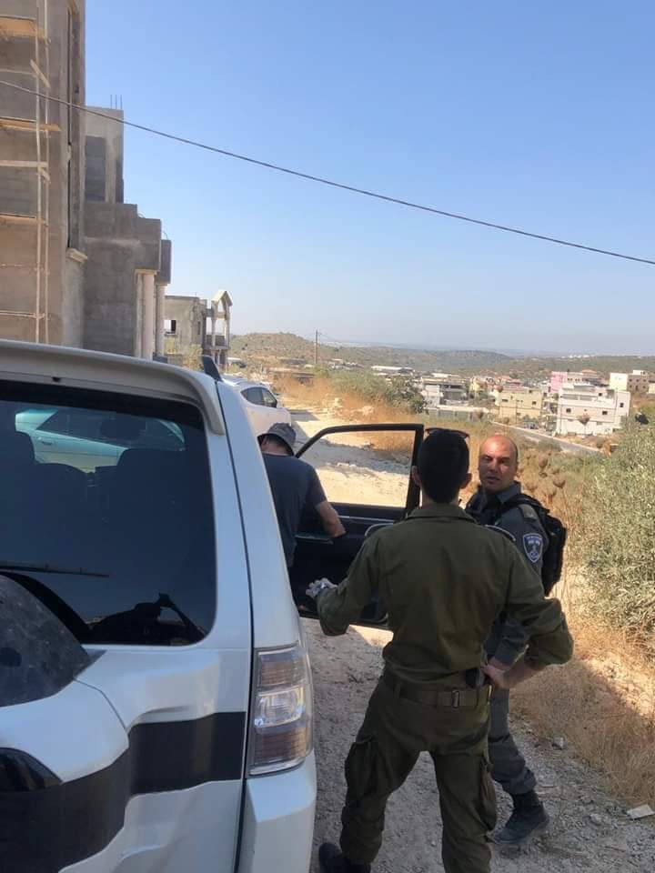 الاحتلال يسلم 8 مواطنين اخطارات بوقف البناء في برطعة جنوب غرب جنين