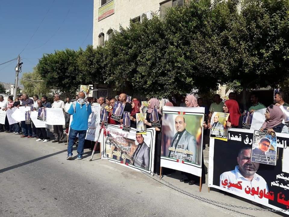 وقفة تضامنية مع الاسرى المضربين عن الطعام