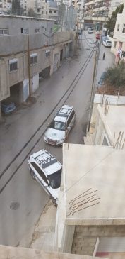 عاجل :قوات الاحتلال تقتحم حارة عبيد وتداهم منزل المواطن حسين عبيد في شارع البساتين الان