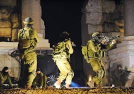 قوات الاحتلال الإسرائيلي تعتقل اليوم الاثنين، اربعة مواطنين بينهم طفلان