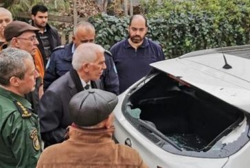 القوى الوطنية تستنكر وتتعهّد بردع المندسين: مجهولون يعتدون على مركبة الصحافي حسن عبد الجواد في مخيم الدهيشة
