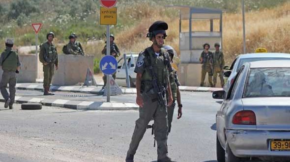 الاحتلال يعيق تنقل المواطنين على الطريق الواصل بين جنين ونابلس
