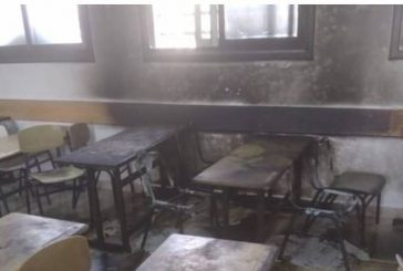 مستوطنون يحرقون صفا مدرسيا في عينابوس جنوب نابلس