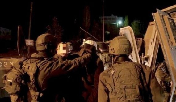 قلقيلية : الاحتلال يعتقل شابا شرق قلقيلية
