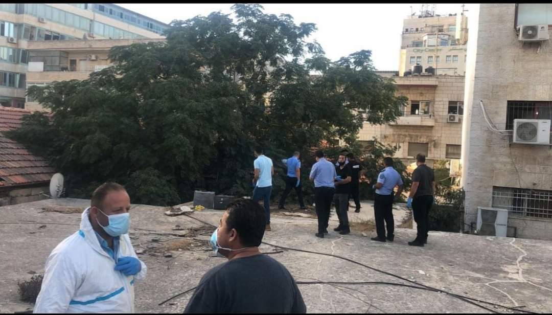 العثور على جثة مواطن على سطح إحدى البنايات في رام الله