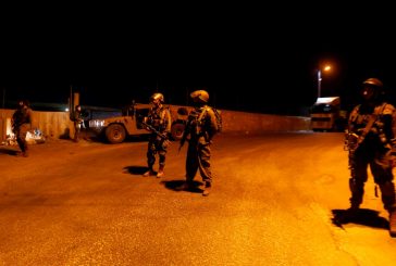 قوات الاحتلال تعتقل عددا من الشبان خلال مواجهات في سلواد