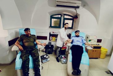 صور- الاجهزة الامنية الفلسطينية تشرع بالتبرع بالدم لمصابي المواجهات مع قوات الإحتلال