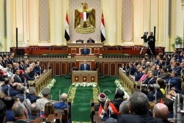 مصر - البرلمان يقرّ قانوناً يسمح بفصل موظفين ينتمون الى الإخوان المسلمين من القطاع العام