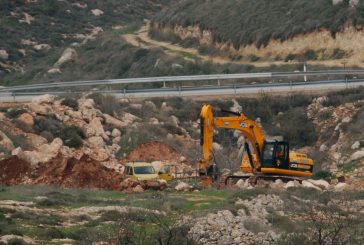 بيت لحم .. الاحتلال يجرف طريقا في بلدة بتير