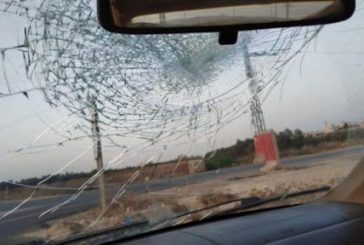 مستوطنون يرشقون مركبات المواطنين بالحجارة جنوب جنين