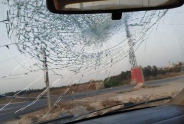 مستوطنون يرشقون مركبات المواطنين بالحجارة ويعربدون بين نابلس ورام الله