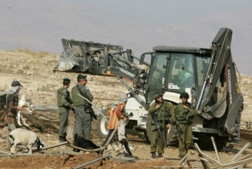 الاحتلال يشرع بهدم منشآت في الأغوار