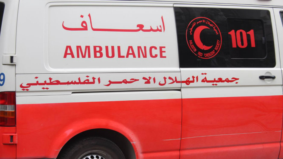 3 إصابات جراء انقلاب مركبة وسط قطاع غزة