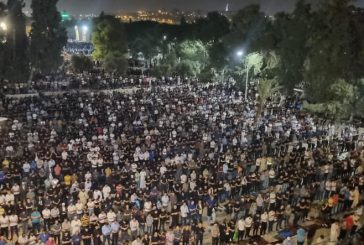 القدس - 220ألف مصل يؤدون صلاتي العشاء والتراويح في الجمعة الأخيرة من رمضان