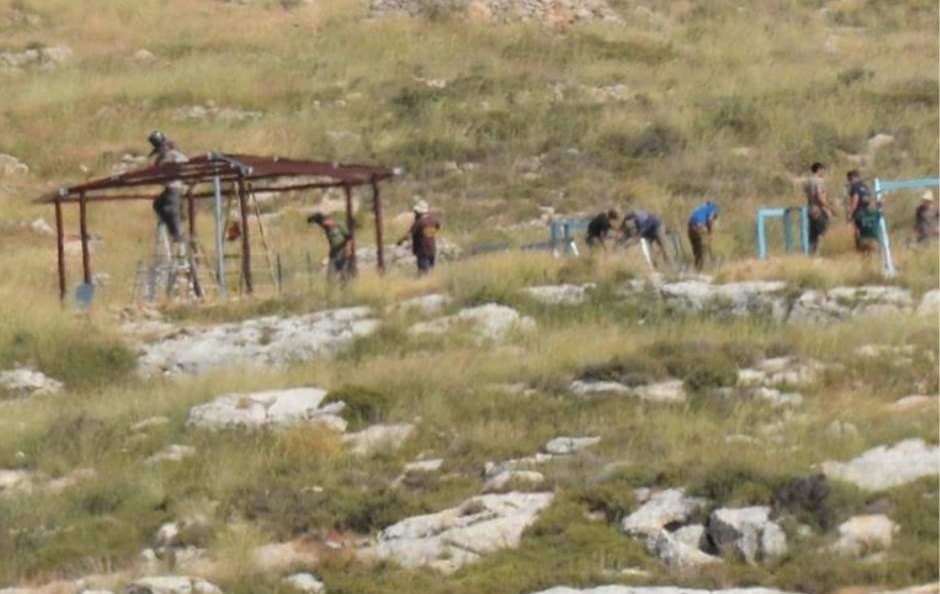 مستوطنون يشرعون ببناء معرش في خربة الفارسية بالأغوار الشمالية