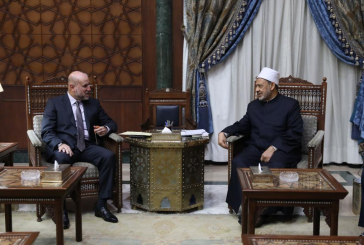 الهباش يطلع شيخ الأزهر على آخر المستجدات وجهود القيادة في مواجهة عدوان الاحتلال