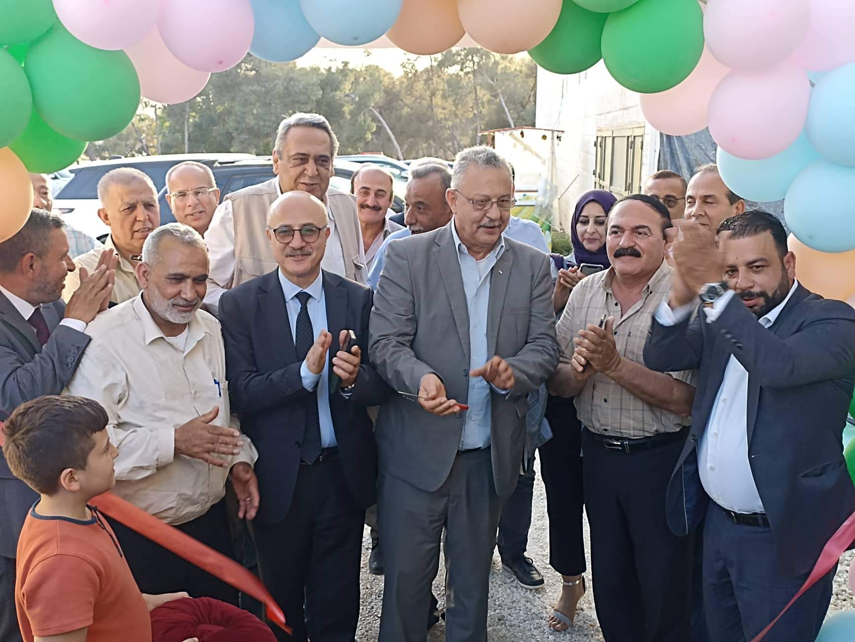 طولكرم: المحافظ أبو بكر يفتتح منتجع عنبتا السياحي
