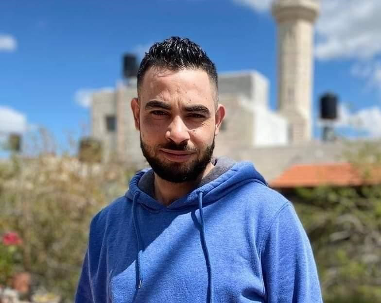 المعتقل رائد ريان يعلق إضرابه عن الطعام