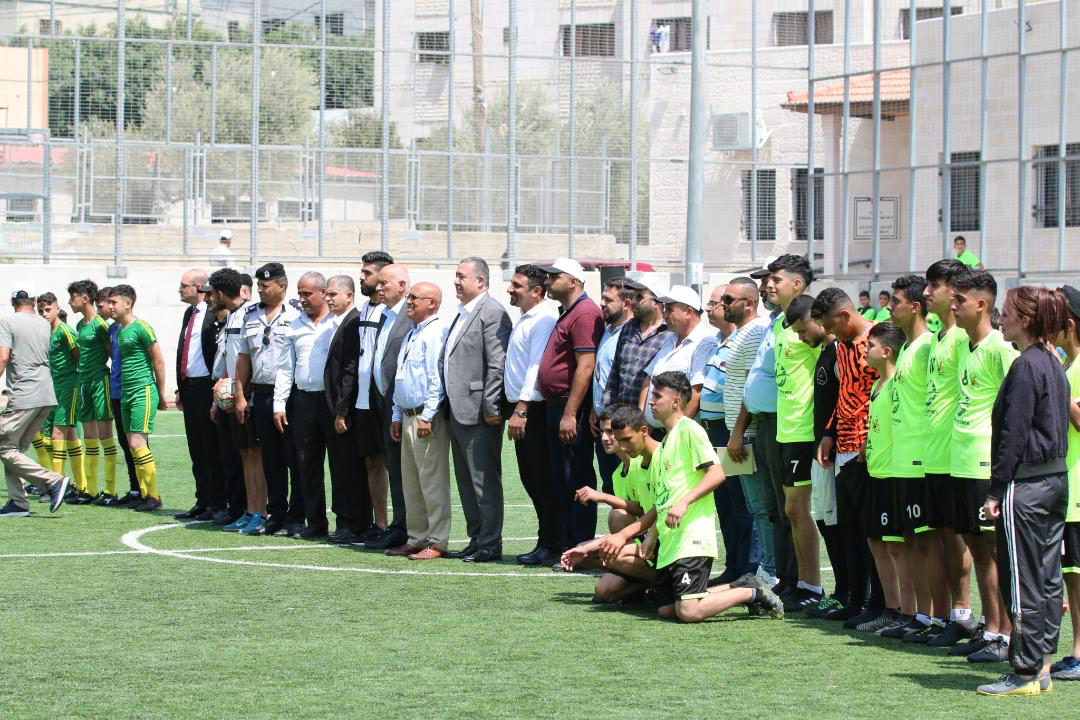 الفريق الرجوب يفتتح خمسة ملاعب معشبة صناعيا