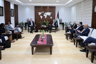 رئيس الوزراء يبحث مع صندوق النقد الوضع المالي وتحضيرات اجتماع المانحين