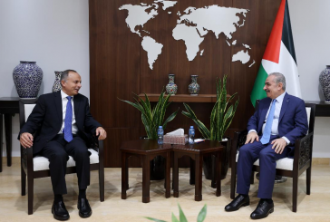 اشتية يستقبل السفير المصري الجديد لدى فلسطين ويطلعه على المستجدات السياسية