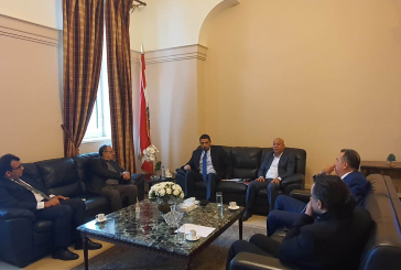 أبو هولي يبحث مع رئيس لجنة الحوار اللبناني الفلسطيني أزمة الأونروا المالية وتعزيز التشاور في قضايا اللاجئين