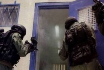 وحدات القمع تقتحم قسم (1) في سجن 