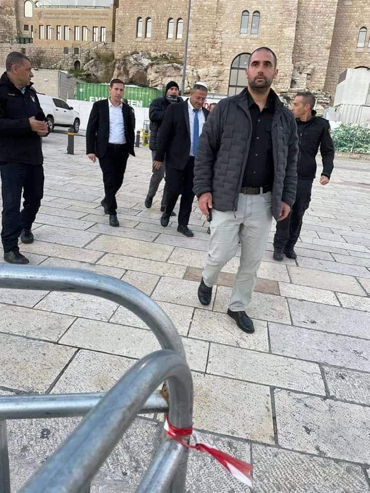 القدس : المتطرف إيتمار بن غفير يقتحم المسجد الأقصى بحراسة مشددة