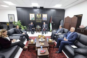 وزير الداخلية يبحث مع السفير الياباني لدى فلسطين آفاق التعاون المشترك