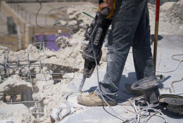 بيت لحم - الاحتلال يهدم ثلاثة منازل ويجرف طريقا ويدمر بركسين في الولجة