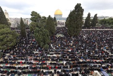 القدس-250 ألفا يؤدون صلاة الجمعة الثانية من شهر رمضان في المسجد الأقص