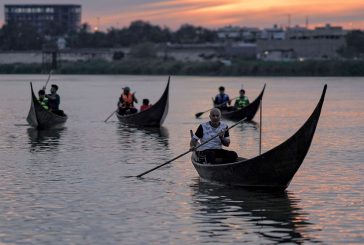فنان عراقي ينشط للحفاظ على قارب تراثي