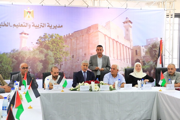 الخليل-عورتاني يوقع اتفاقيتين لإنجاز مشاريع أبنية مدرسية في الخليل