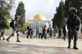 القدس : مستعمرون يقتحمون المسجد الأقصى