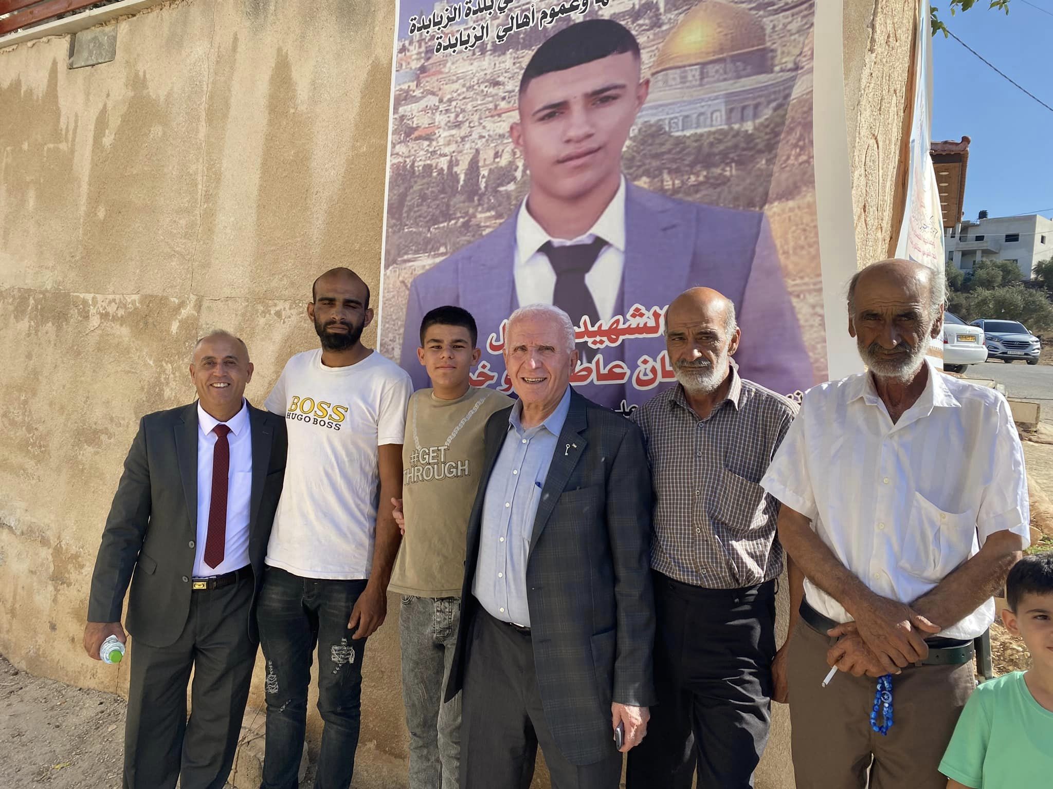 جنين: الأحمد يقدم واجب العزاء بالشهيدين أبو خرج وأبو بكر