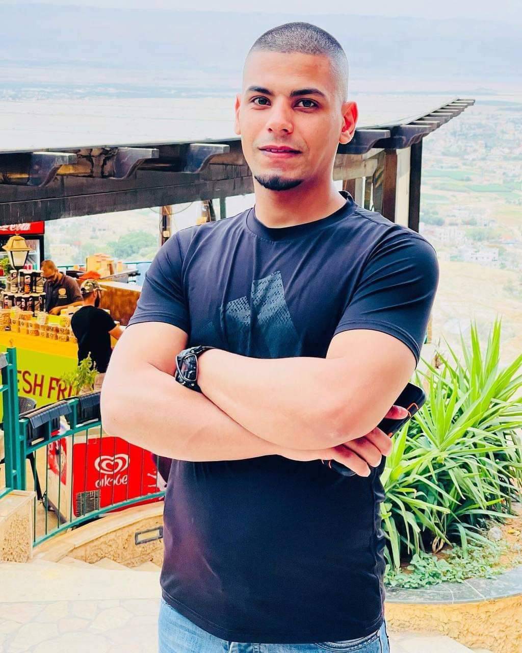 نابلس : استشهاد مواطن وإصابة ثلاثة آخرين بالرصاص خلال اقتحام الاحتلال مخيم عسكر