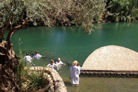 مستوطنون يقتحمون محيط برك سليمان السياحية جنوب بيت لحم