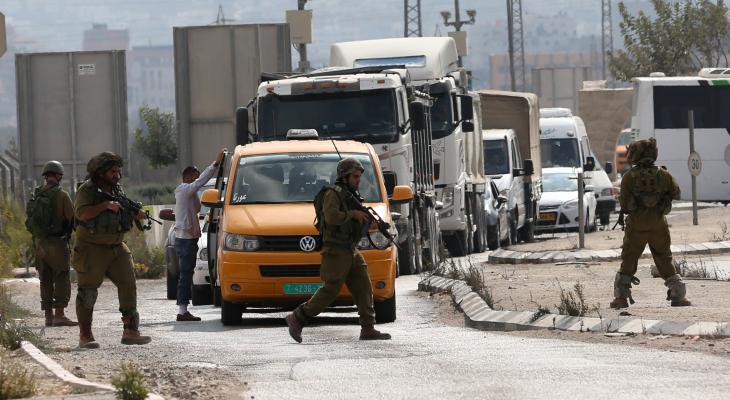 أريحا-الاحتلال ينصب حاجزين عسكريين قرب مدينة أريحا