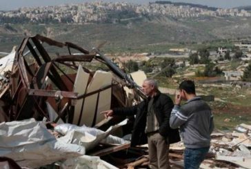 الخليل : مستوطنون يهدمون غرفة زراعية جنوب الخليل