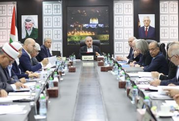 مجلس الوزراء يؤكد دعمه موقف الرئيس حول وحدة الأراضي الفلسطينية وعدم السماح بتجزئة أية ملفات