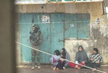 احتجاز قبلاوي وبناتها تحت المطر.. صورة موثقة لعنجهية الاحتلال