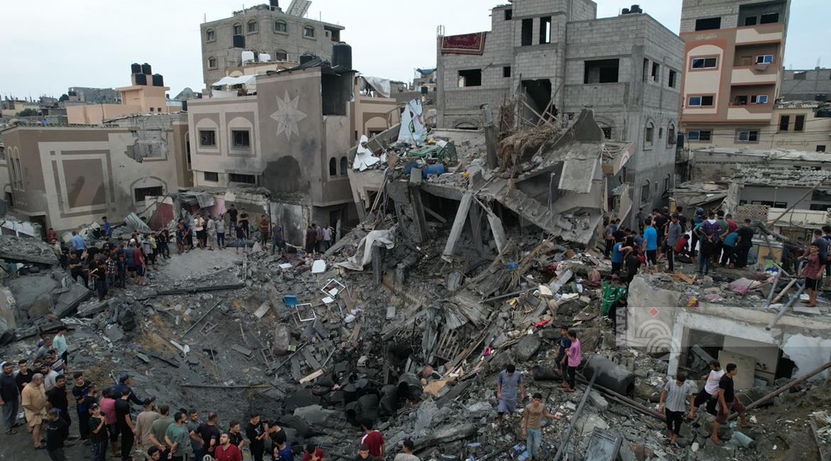 في اليوم الـ195 من العدوان: قصف مدفعي مكثف على المناطق الجنوبية لمدينة غزة