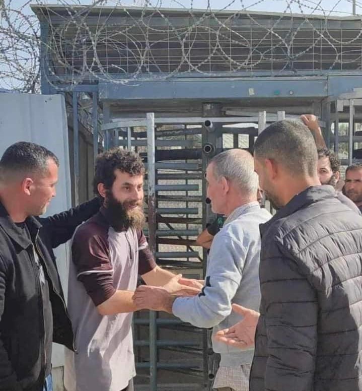 جنين-الإحتلال يفرج عن المعتقل توفيق اغبارية من جنين بعد قضاء 11 عاماً في سجونه