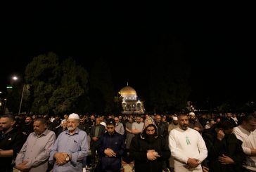 القدس-40 ألف مواطن يؤدون صلاتي العشاء والتراويح في المسجد الأقصى