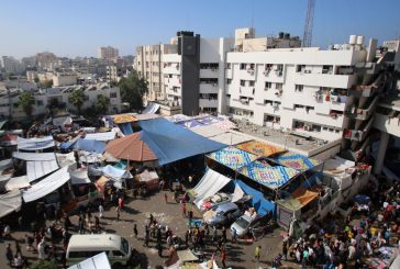 غزة-الاحتلال يصيب مواطنين بالرصاص في شارع الرشيد وسط غزة ويواصل اقتحامه لمجمع الشفاء