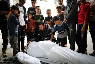غزة : شهداء ومصابون في قصف للاحتلال على منزلين في مخيمي البريج والنصيرات