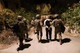 الخليل : الاحتلال يعتقل 12 مواطنا