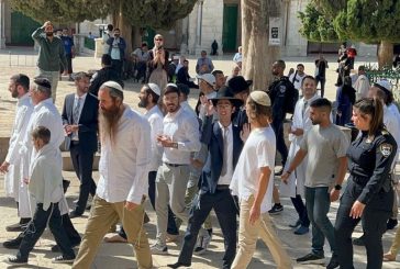 القدس : مستعمرون يقتحمون المسجد الأقصى