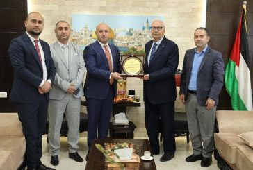 وزير الصحة يبحث تعزيز التعاون مع وفد من مستشفى النجاح الوطني الجامعي
